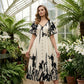 👗 55% RABATT NU! 🌿 Mjuk Klänning i Botaniskt Mönster med V-ringning & Medellång Kjol – Elegant, Lätt & Mångsidig För Alla Tillfällen 🌸